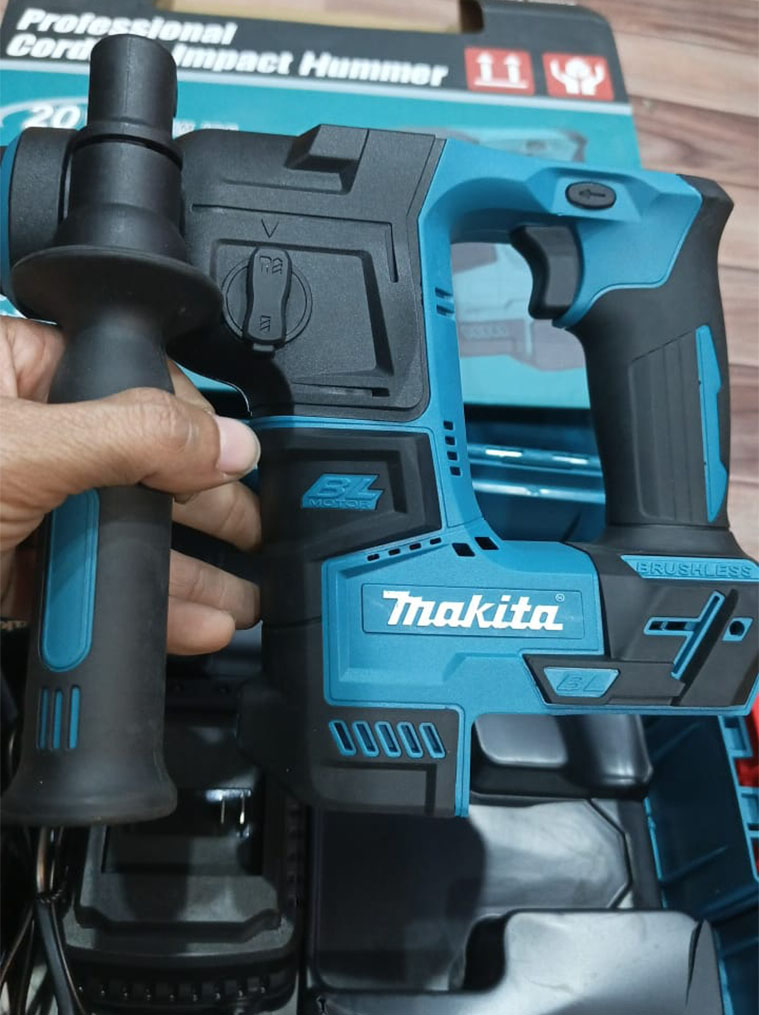 makita-cordless-hammer-drill-4