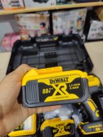 Lot Imported DeWALT 88V Drill Machine 9
